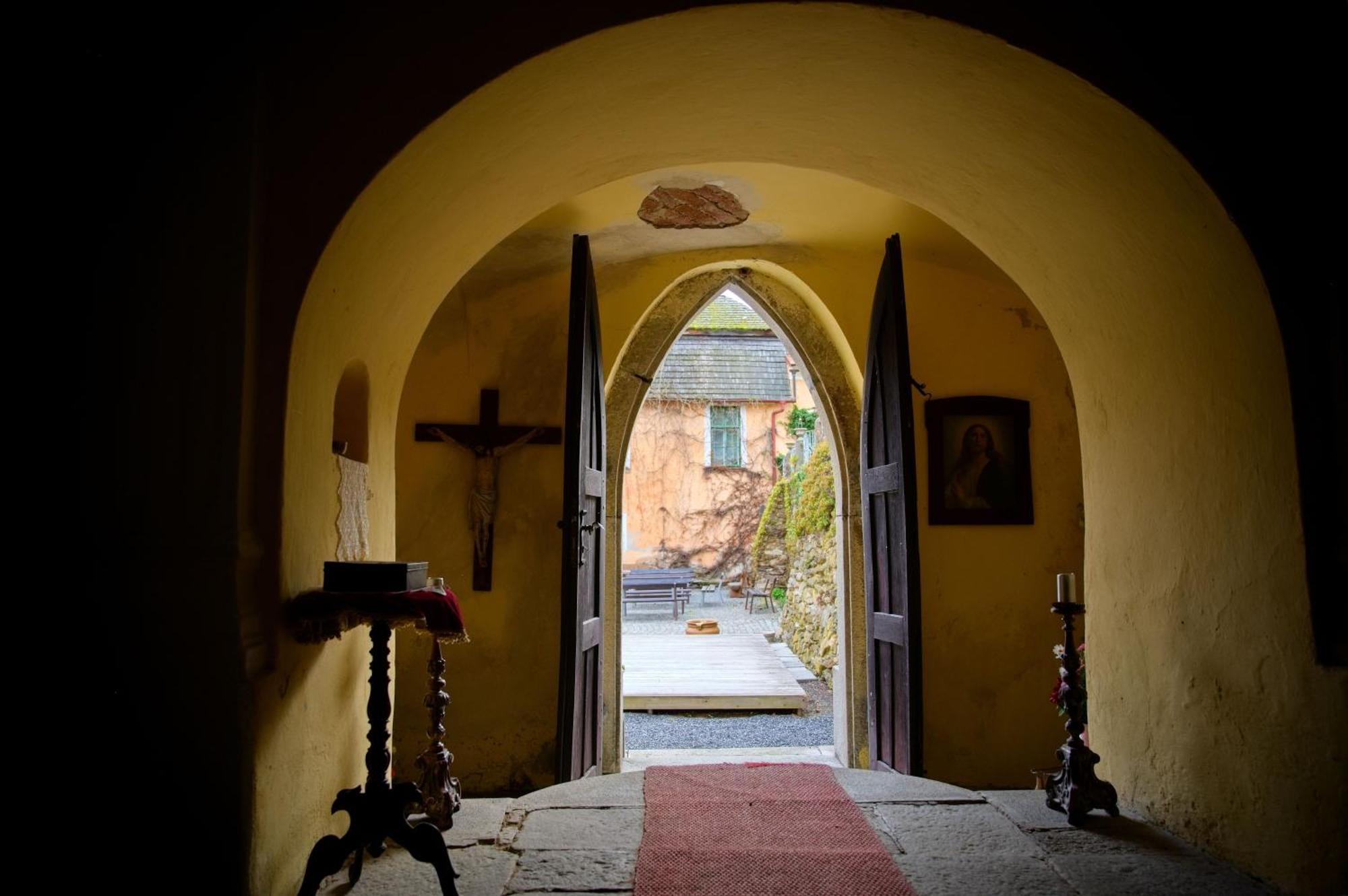 Zamek Usobi Apartment Exterior photo